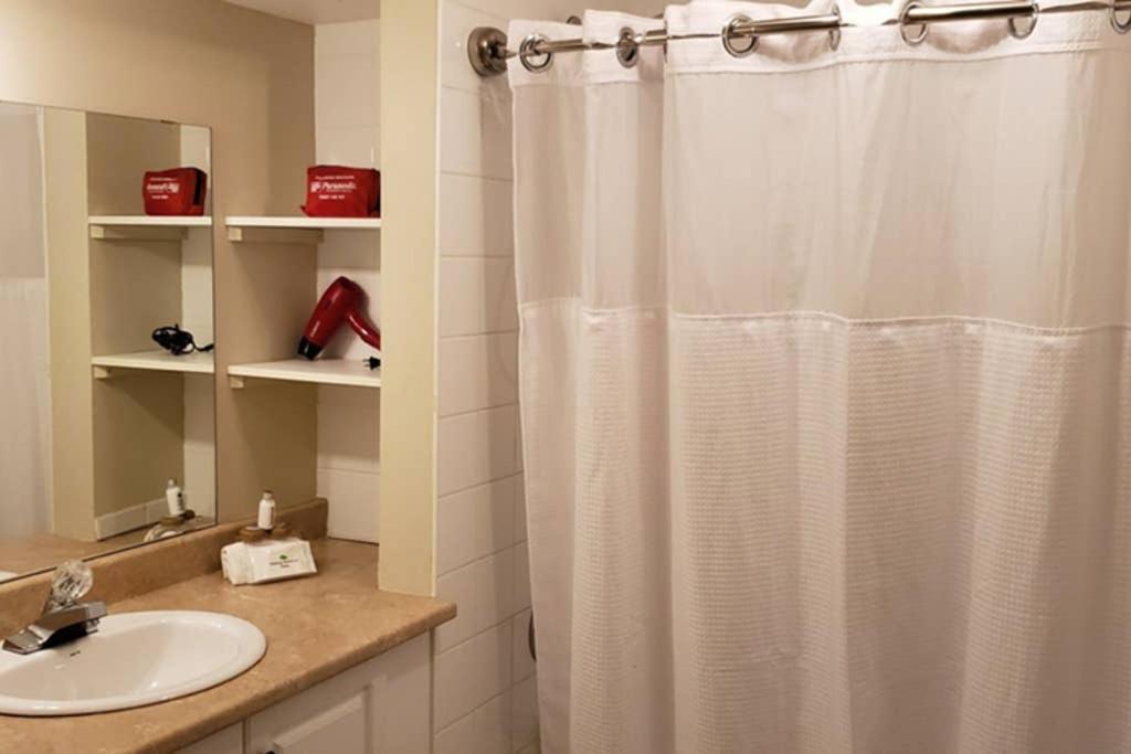 2-Bedroom Apartment Sweet #2 By Amazing Property Rentals 가티노 외부 사진